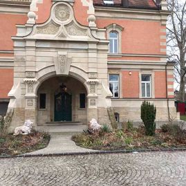 Referenzen - Außenanlagen der Villa der Familie Böck in Zeitz von Köthe Bau GmbH aus Naumburg (Saale)
