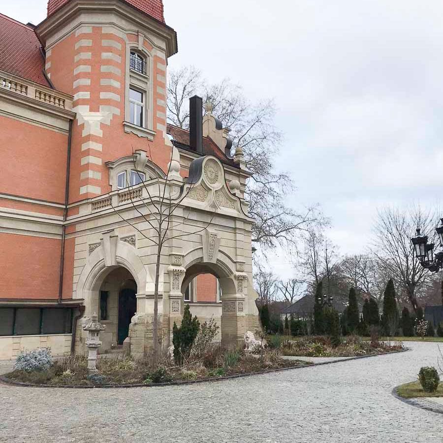 Referenzen - Außenanlagen der Villa der Familie Böck in Zeitz von Köthe Bau GmbH aus Naumburg (Saale)